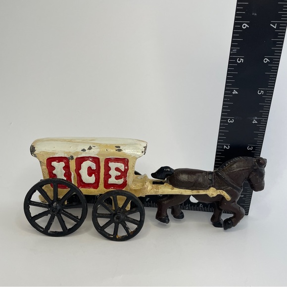 Vintage Cast Iron Horse Drawn Ice Delivery Carriage Wagon, Toy 7"L x 3"H - Picture 10 of 11